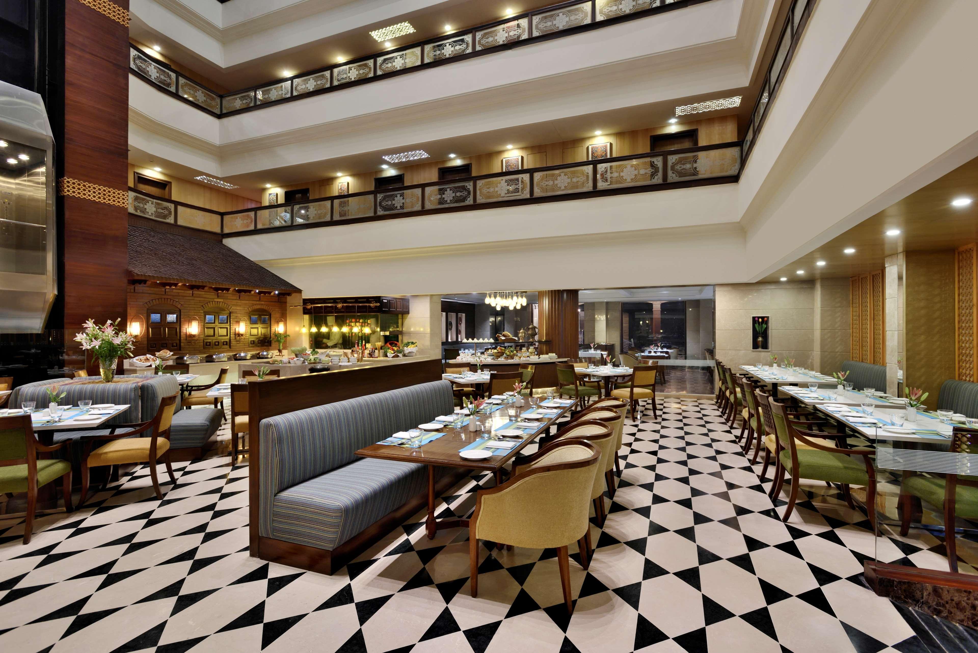 Hotel Radisson Srinagar Exteriér fotografie