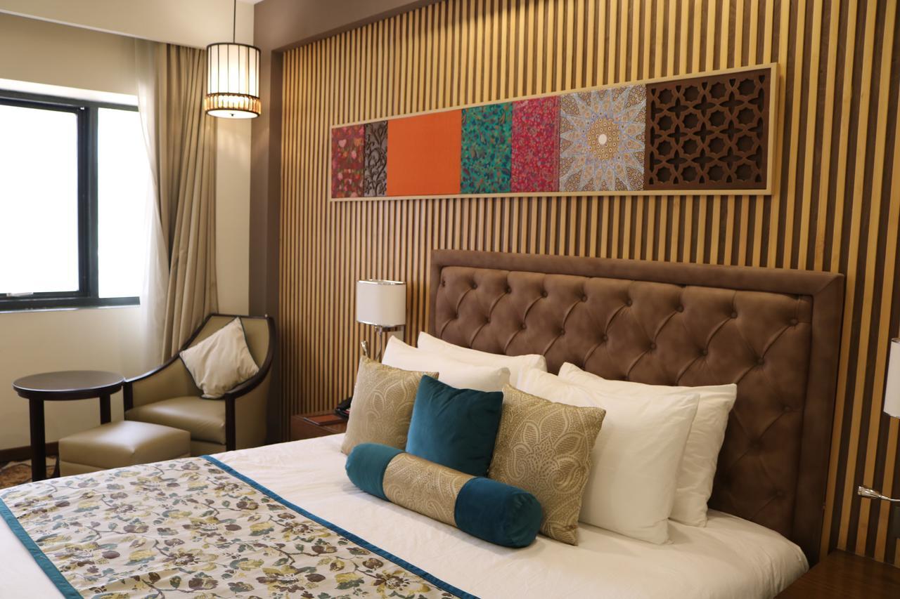 Hotel Radisson Srinagar Exteriér fotografie