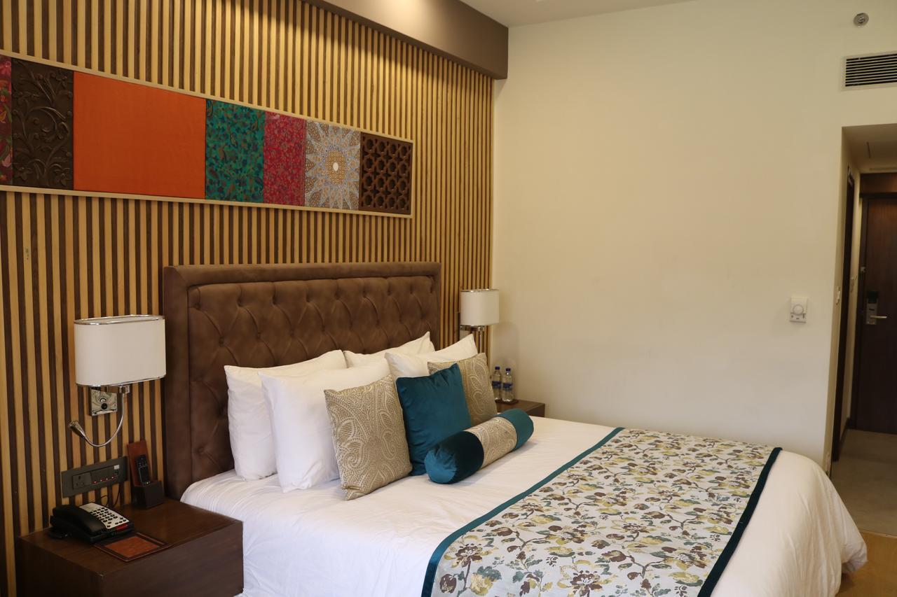 Hotel Radisson Srinagar Exteriér fotografie