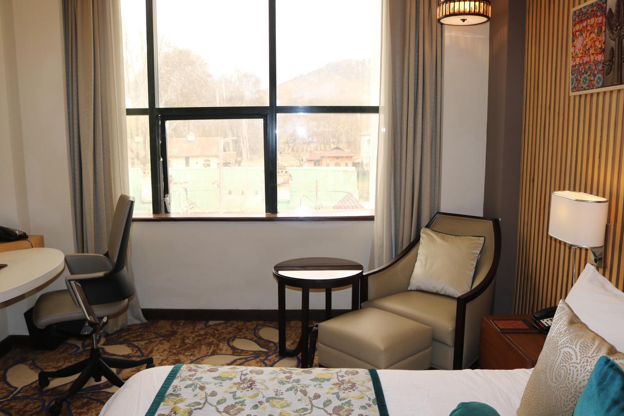 Hotel Radisson Srinagar Exteriér fotografie
