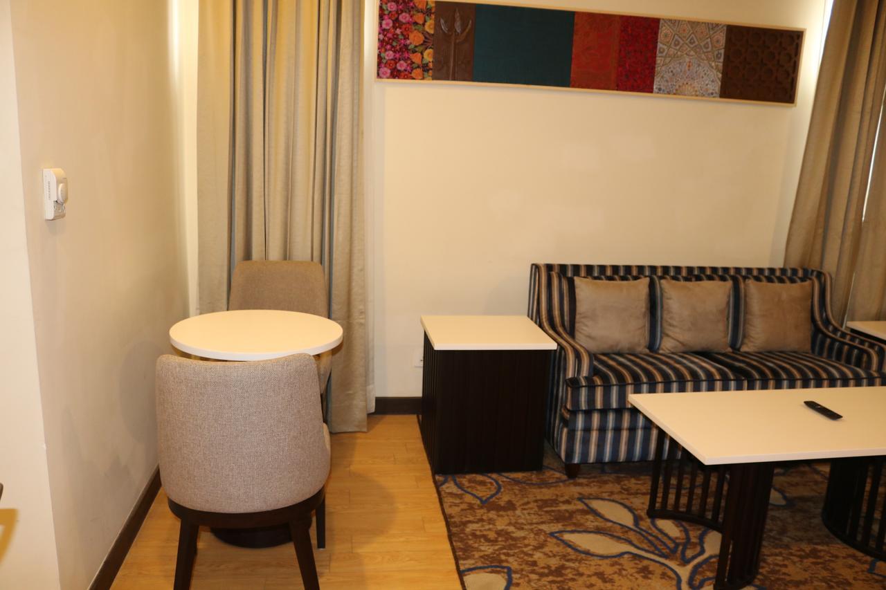 Hotel Radisson Srinagar Exteriér fotografie