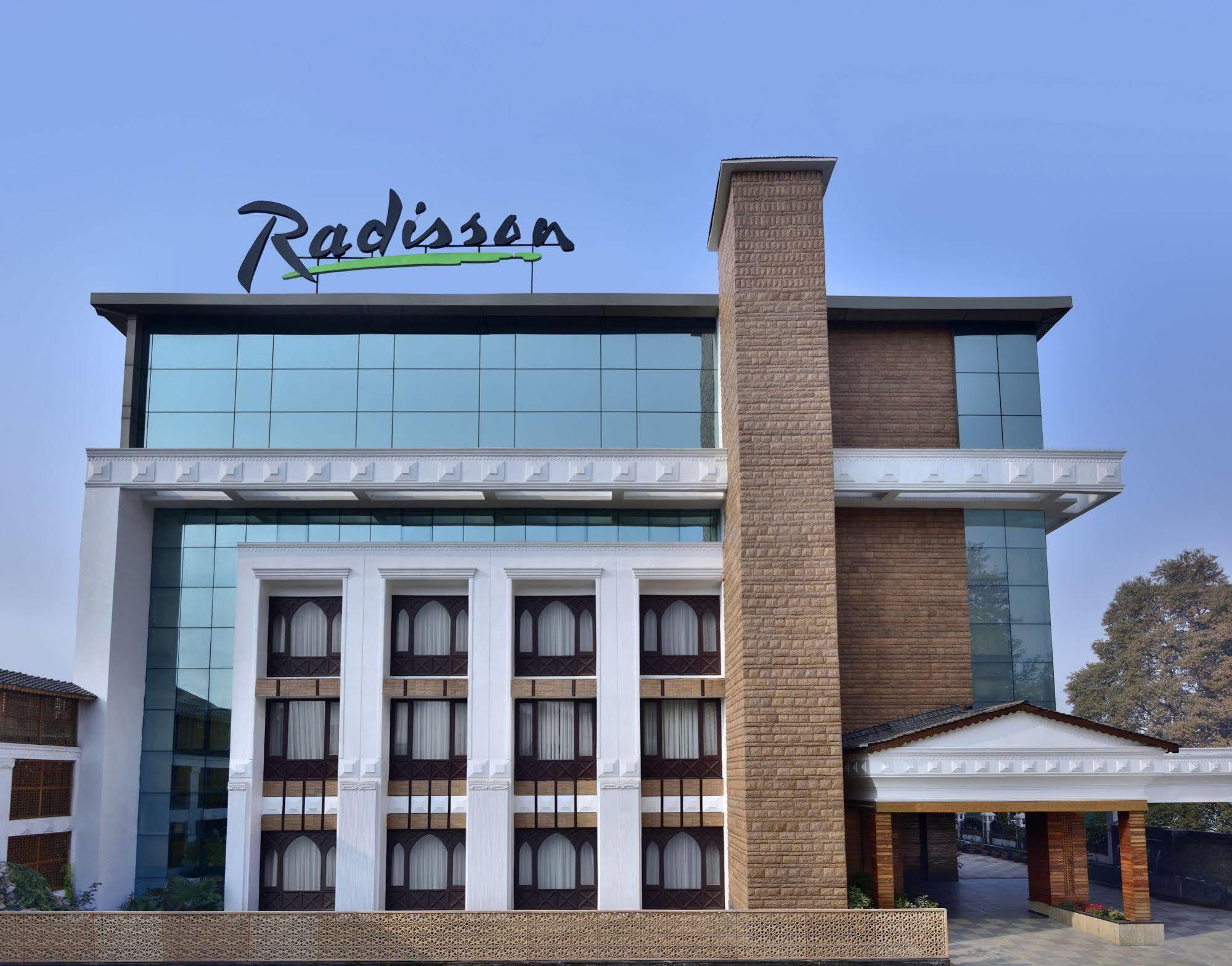Hotel Radisson Srinagar Exteriér fotografie